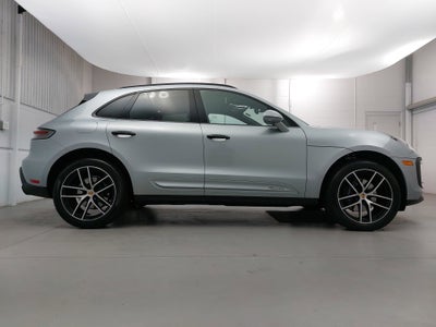2025 Porsche Macan Base