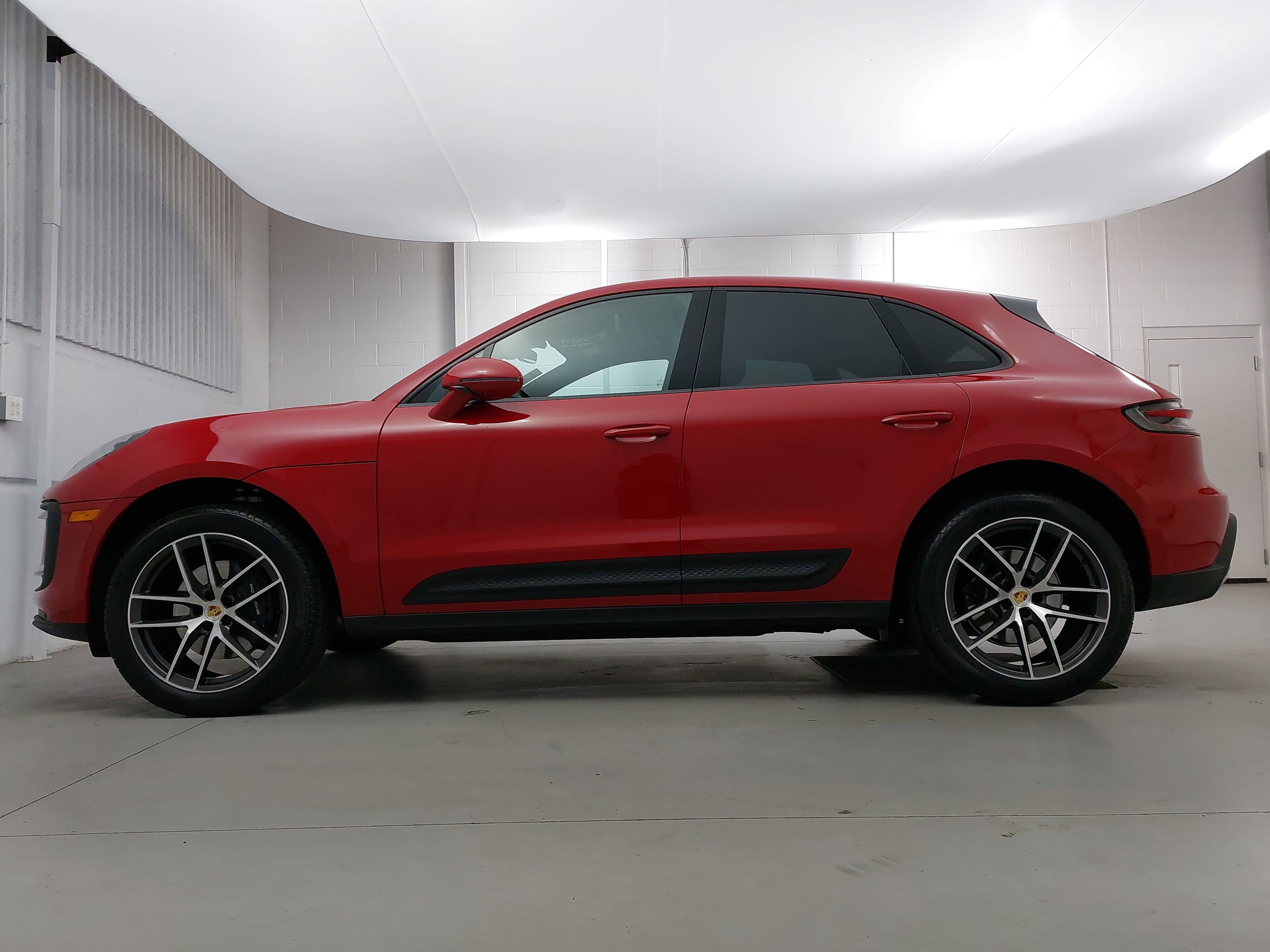 2025 Porsche Macan Base
