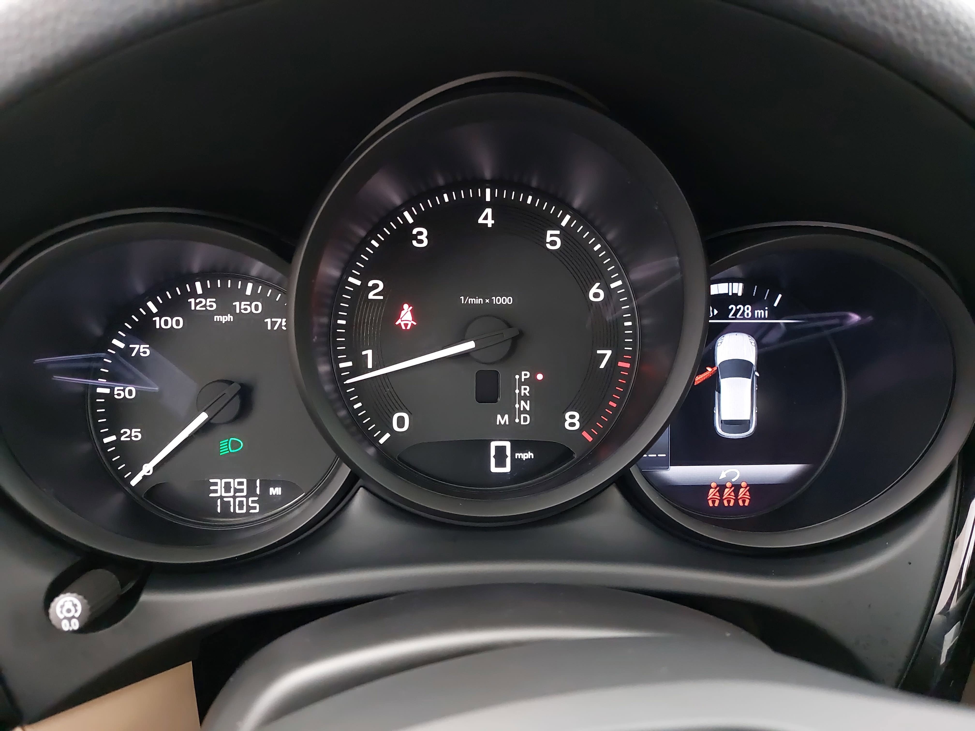 2025 Porsche Macan Base