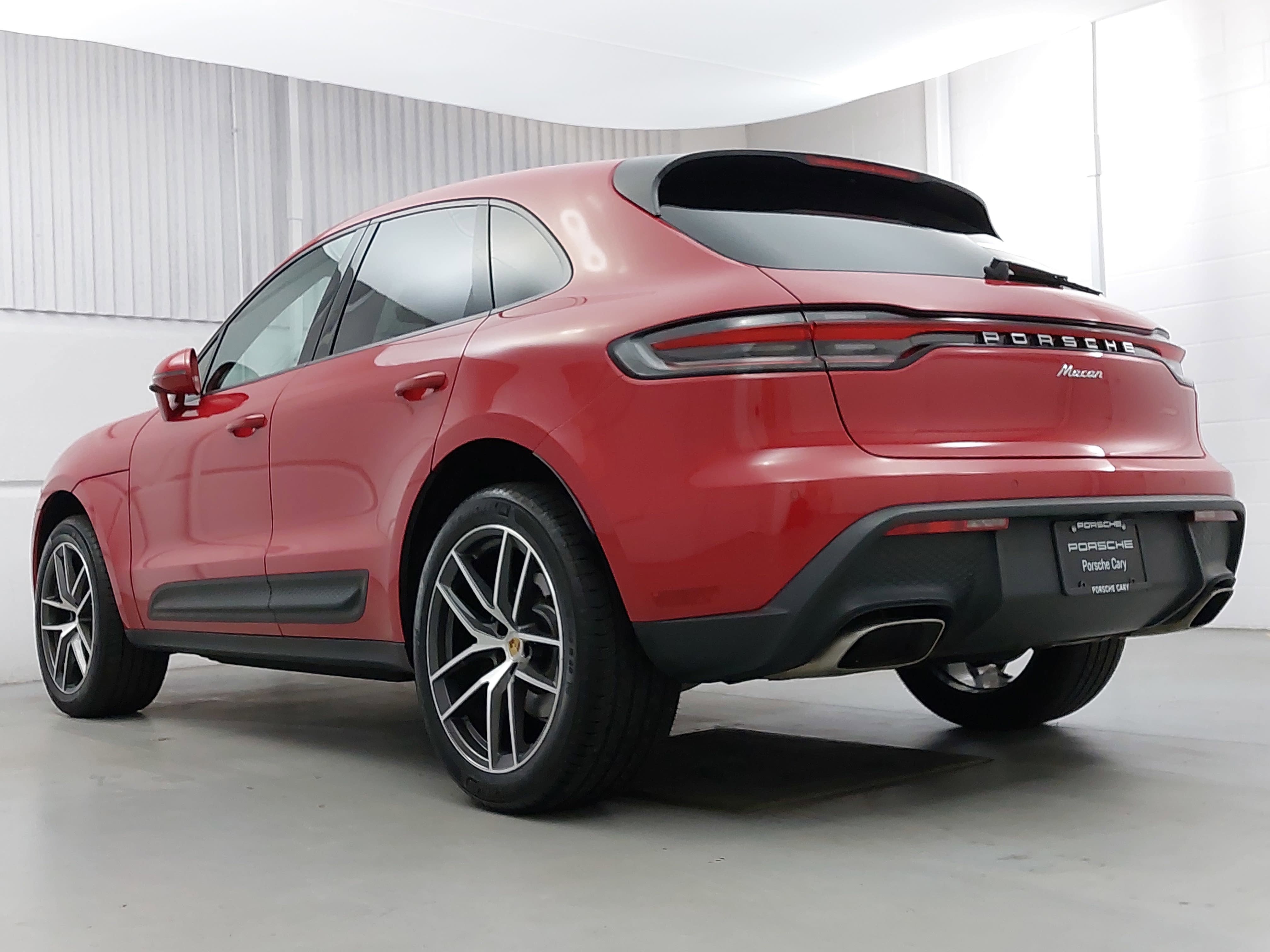 2025 Porsche Macan Base
