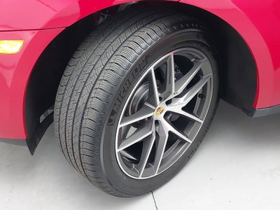 2025 Porsche Macan Base