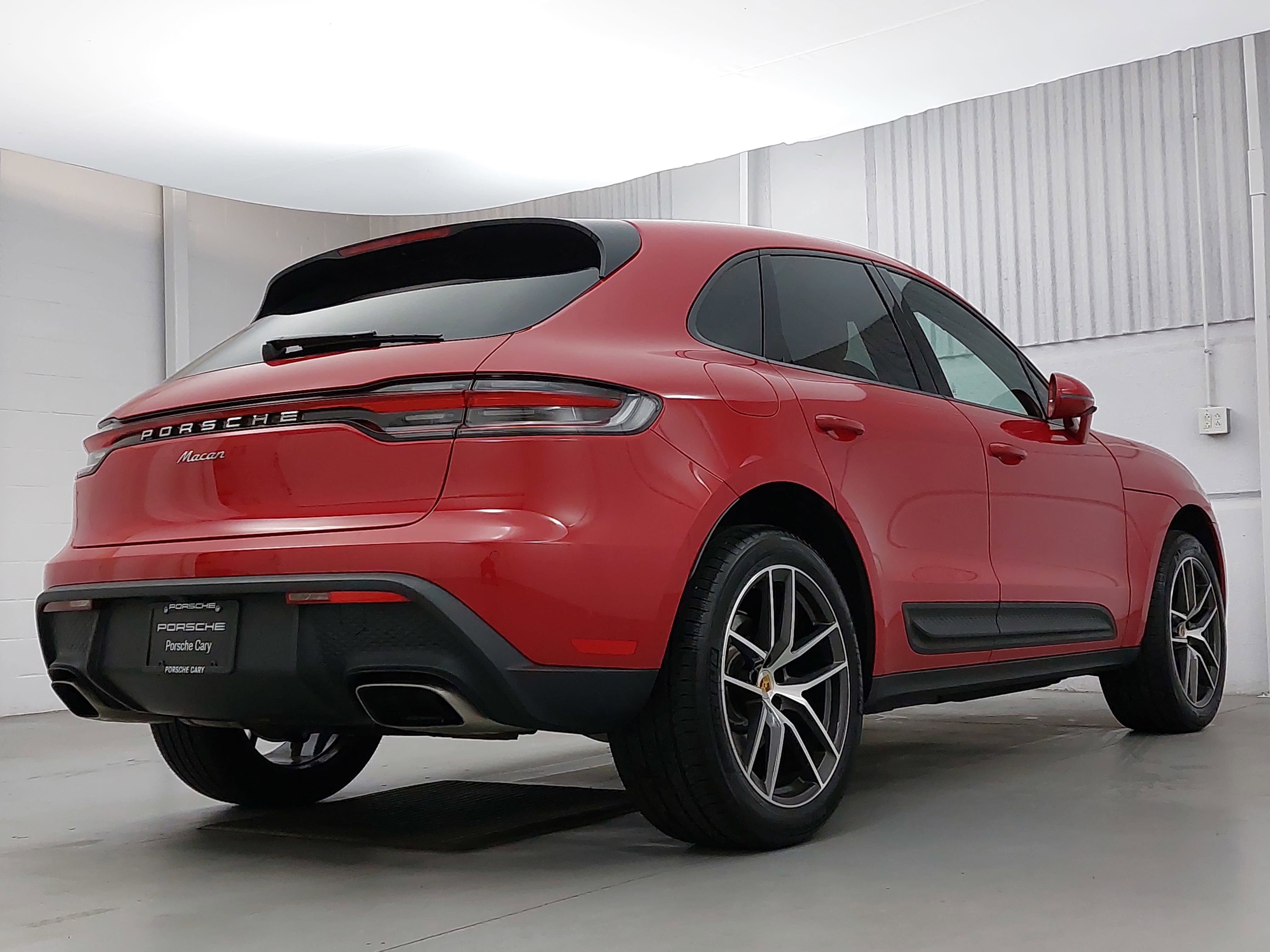 2025 Porsche Macan Base