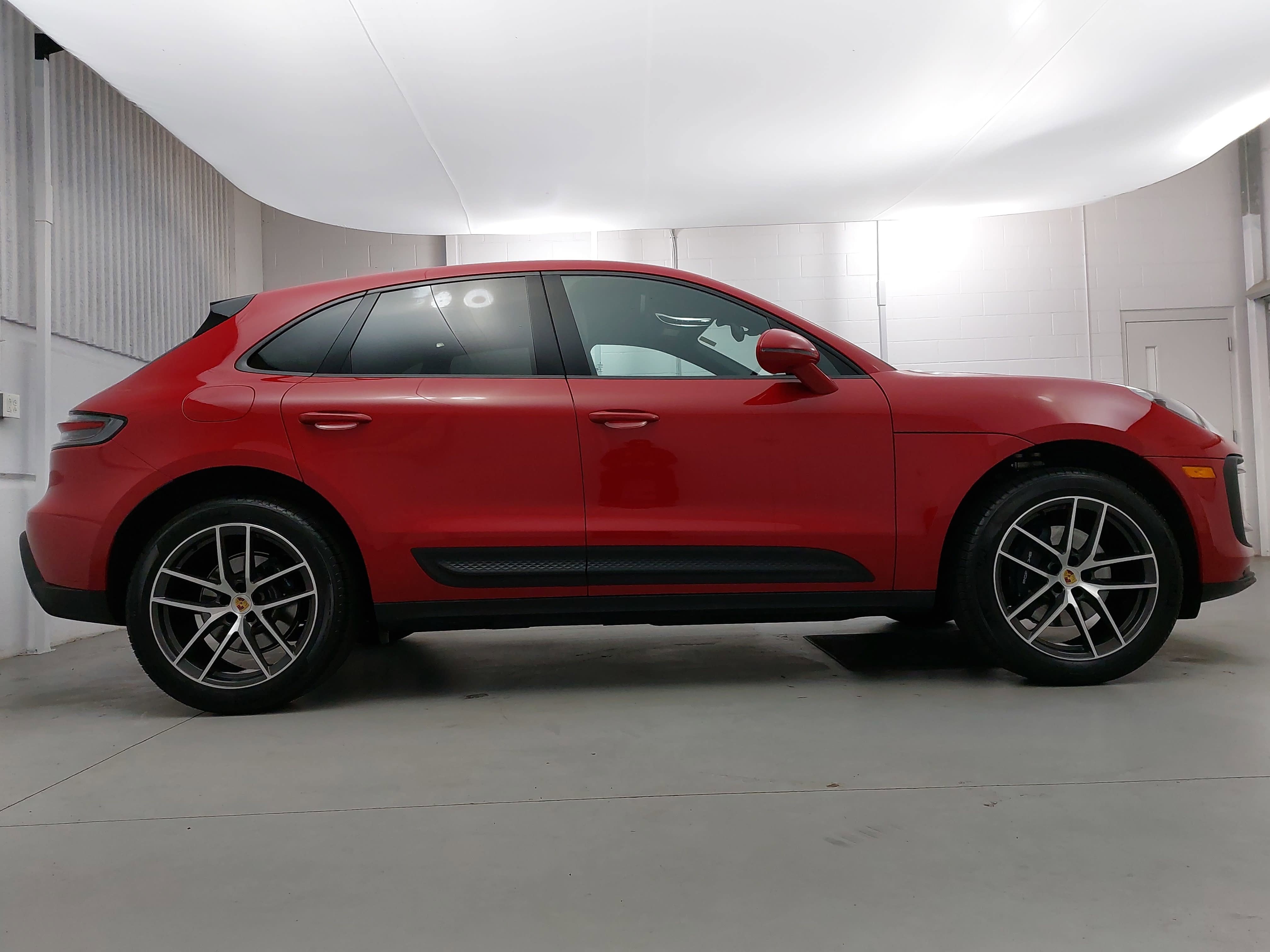 2025 Porsche Macan Base