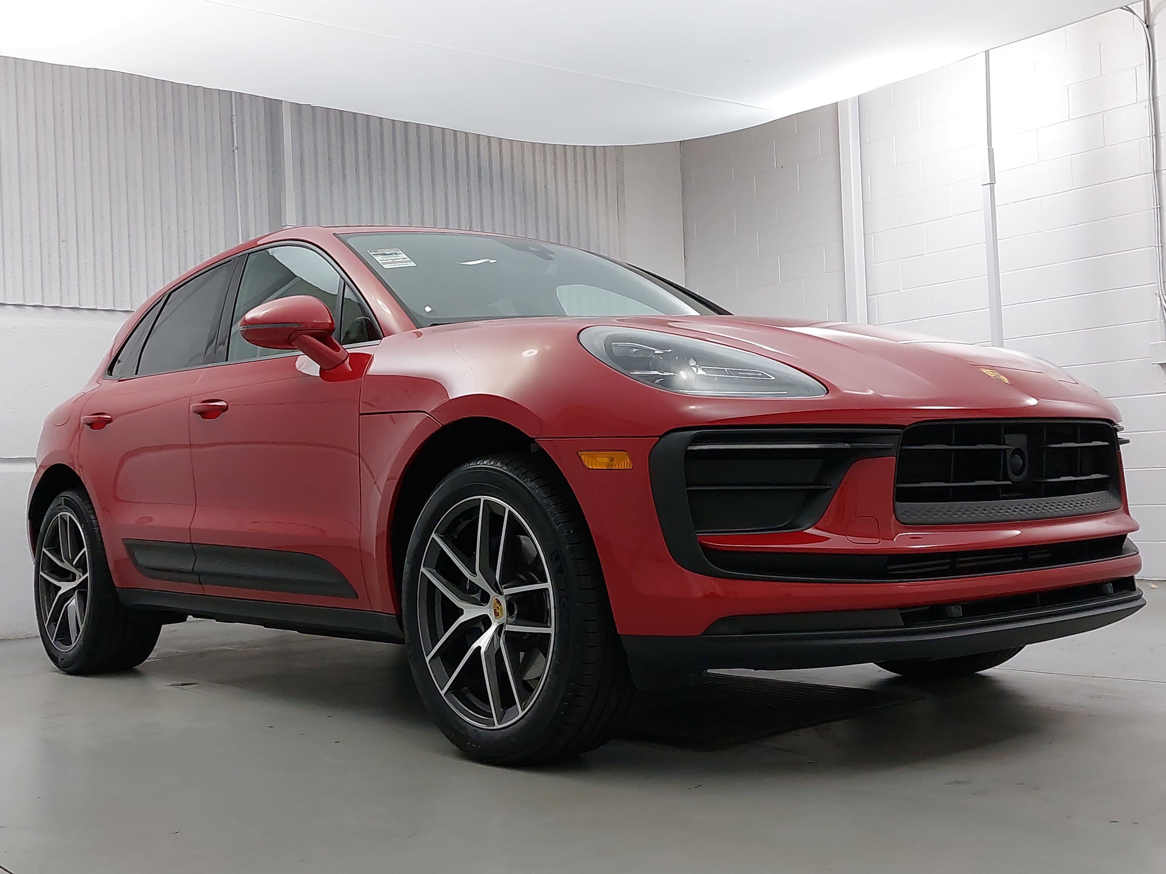 2025 Porsche Macan Base