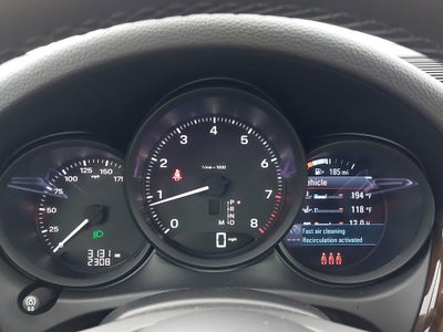 2026 Porsche Macan Base