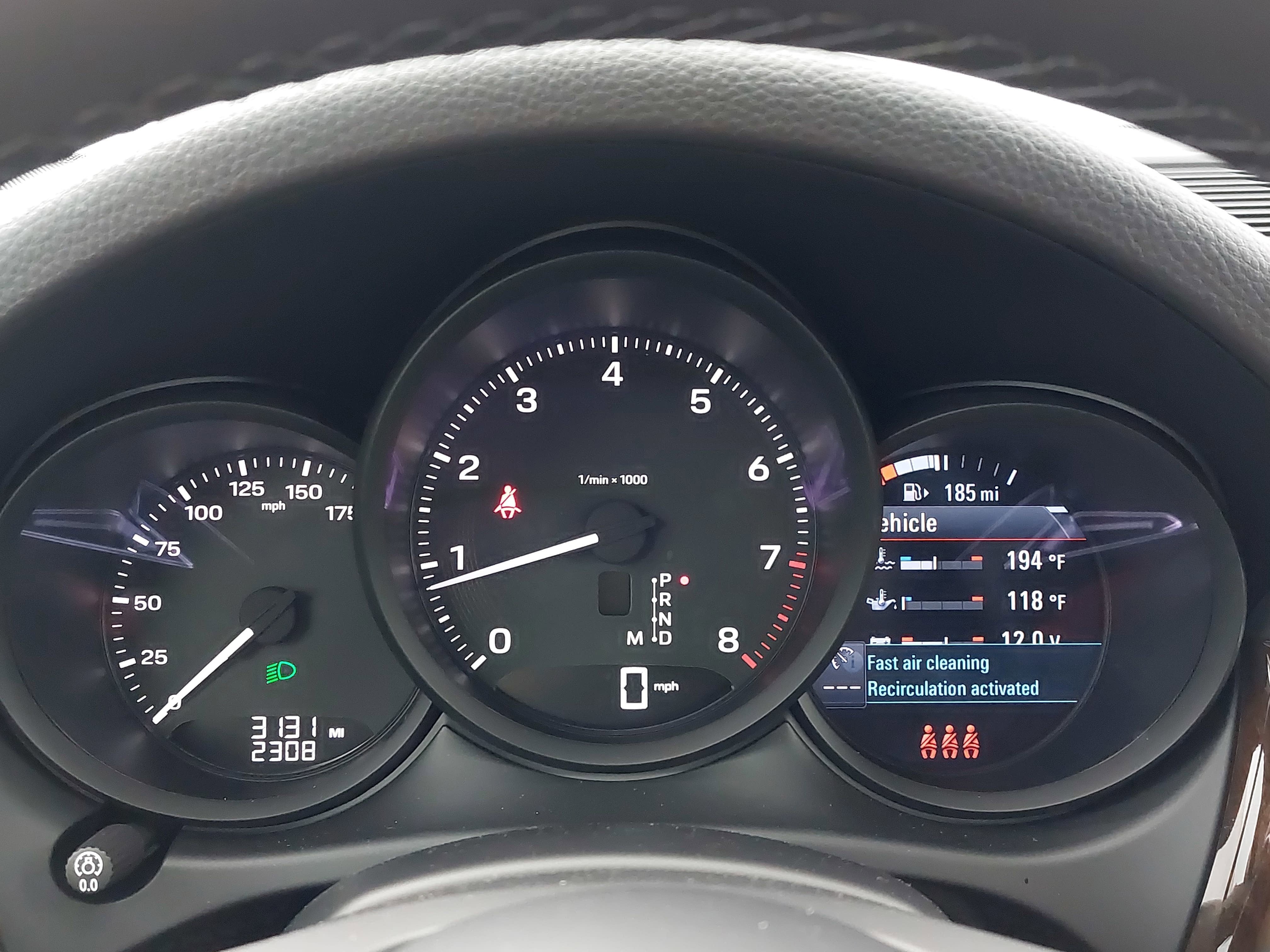 2026 Porsche Macan Base