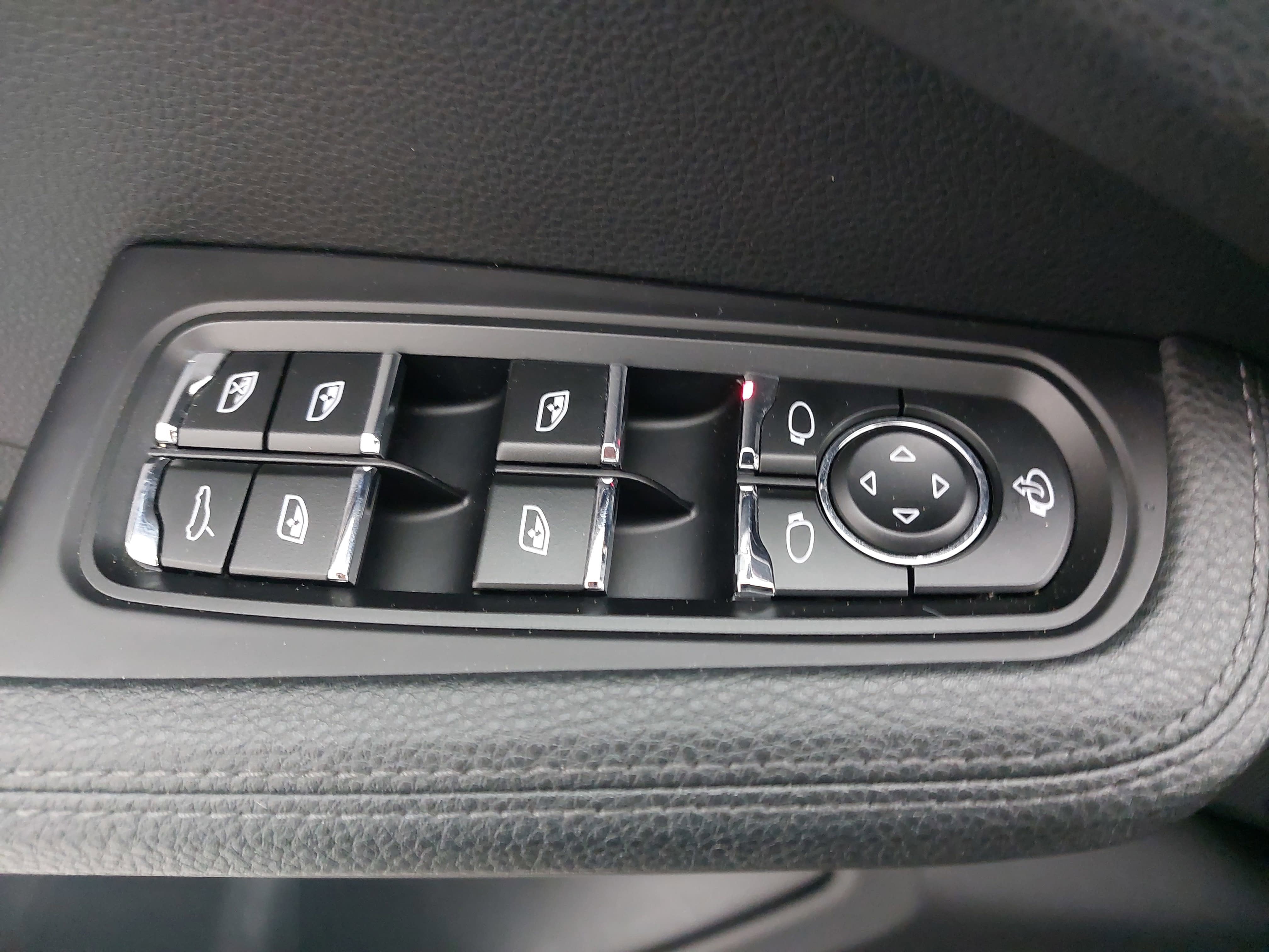 2018 Porsche Macan Sport Edition