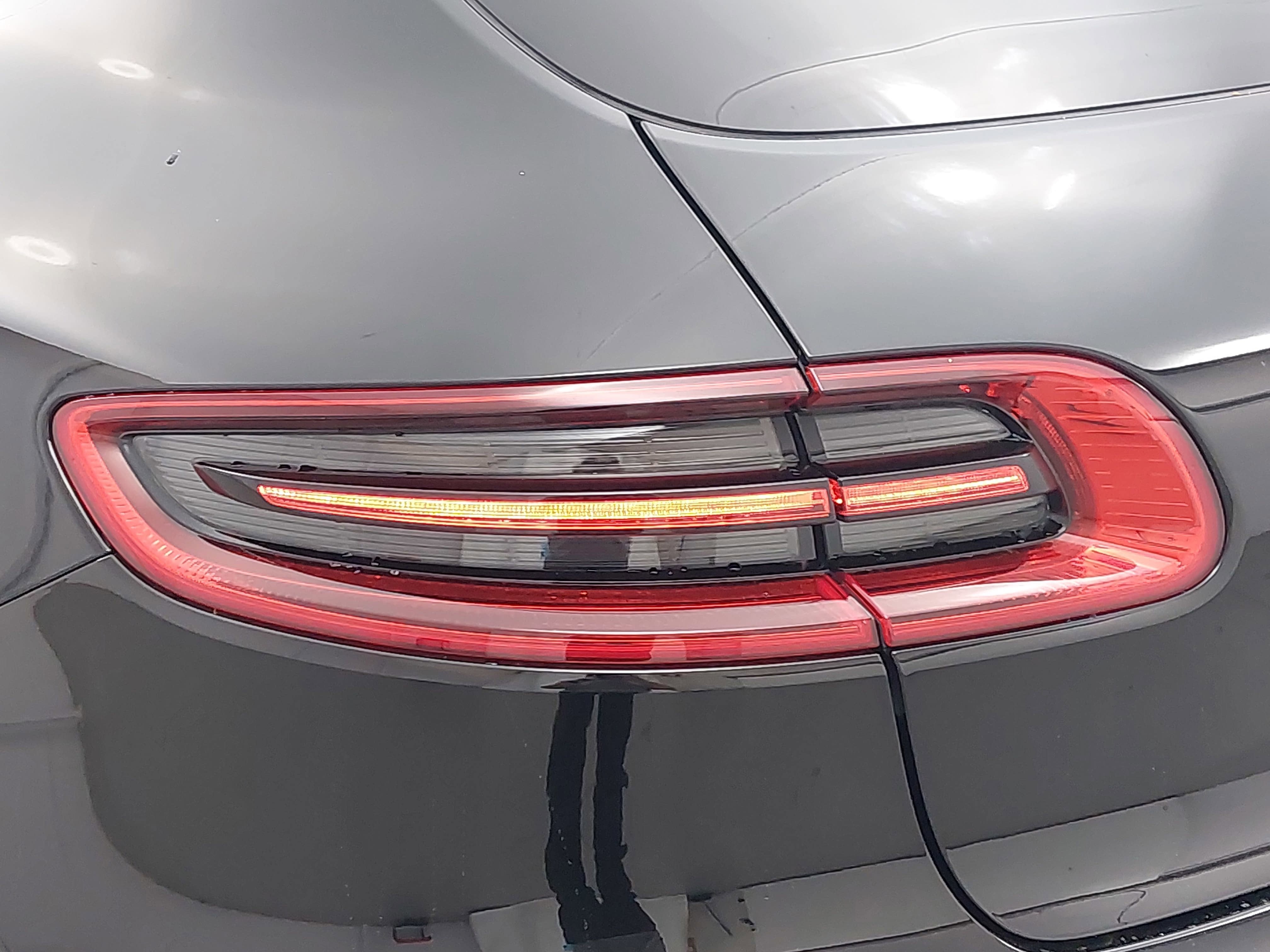 2018 Porsche Macan Sport Edition