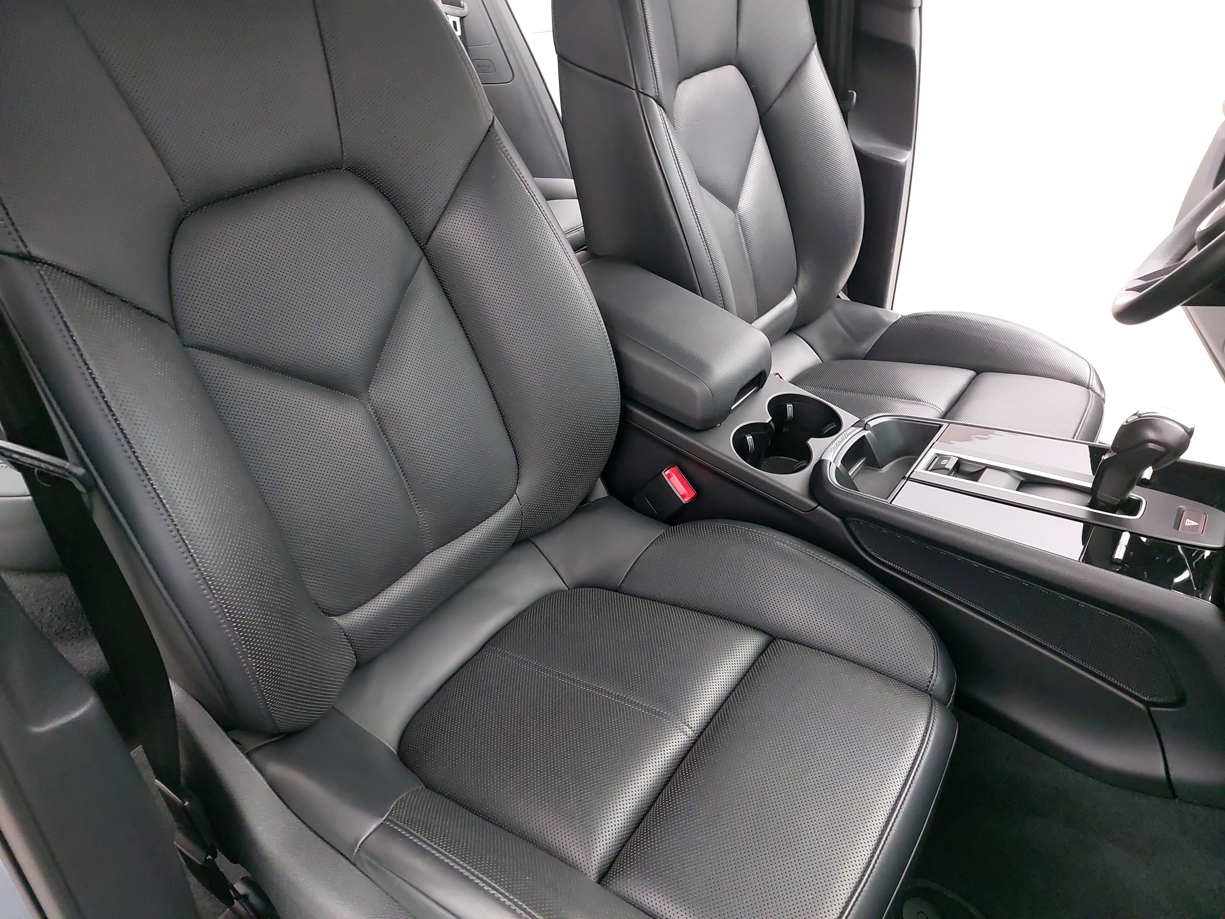 2023 Porsche Macan T