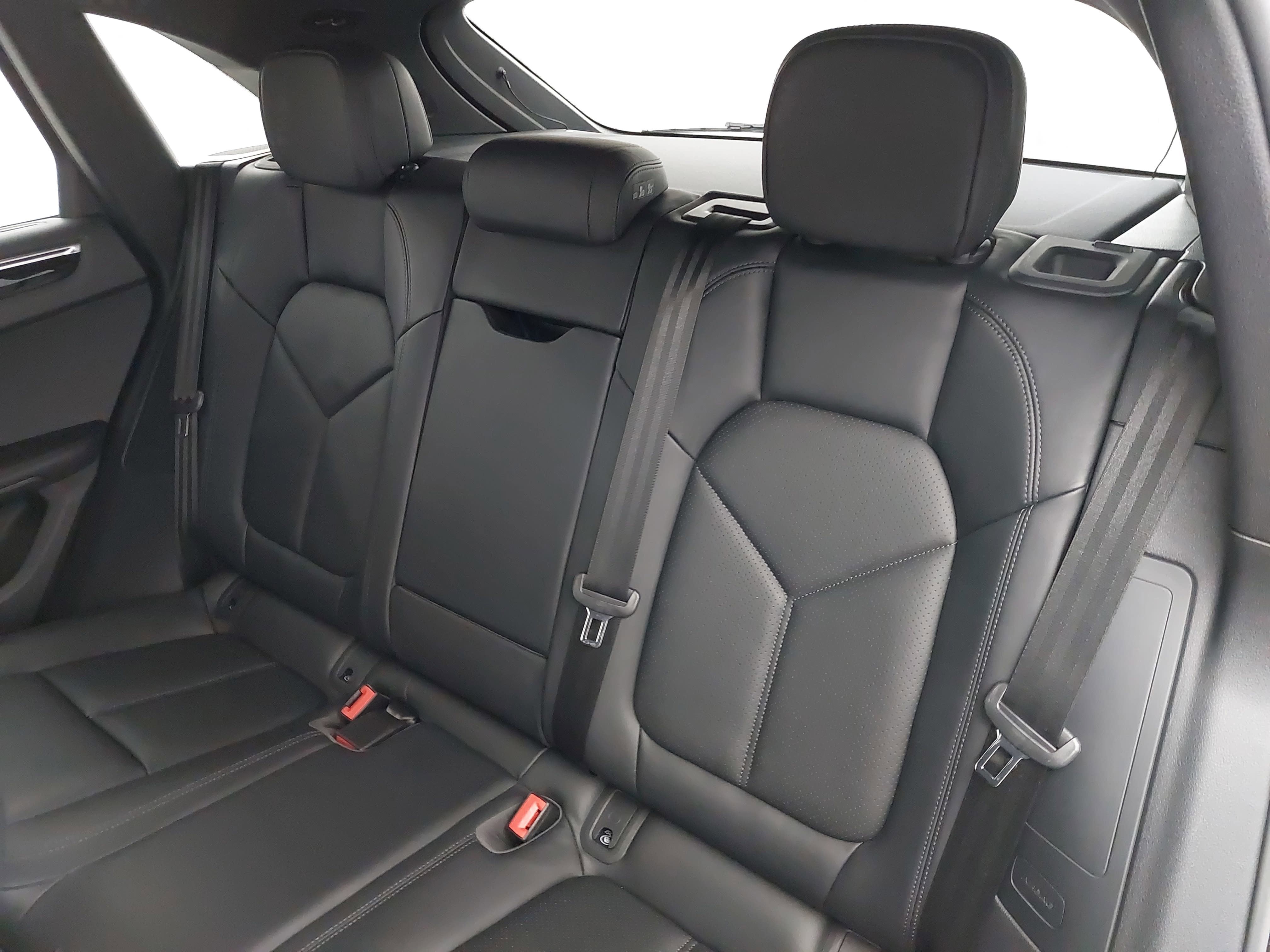 2023 Porsche Macan T