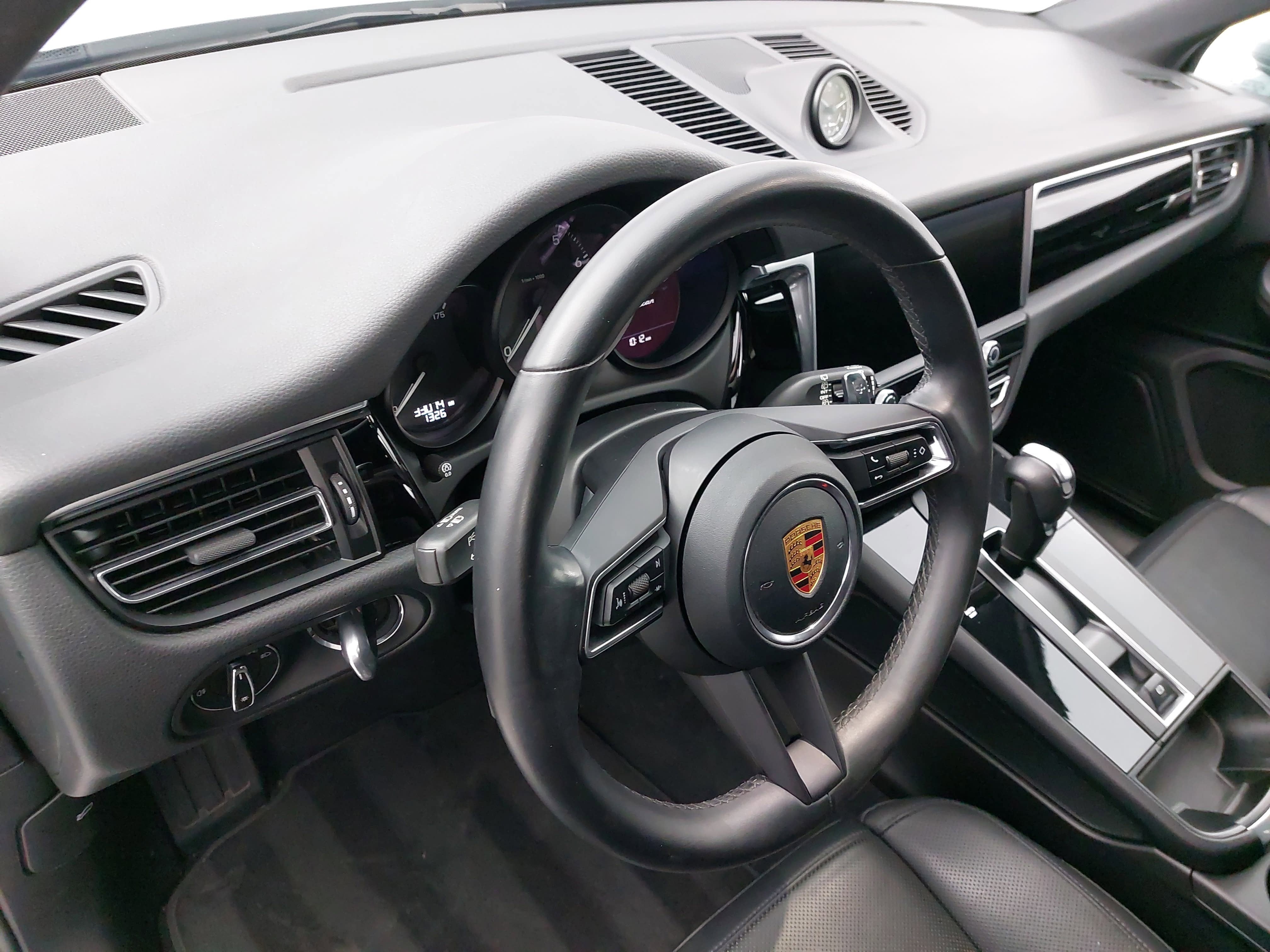 2023 Porsche Macan T