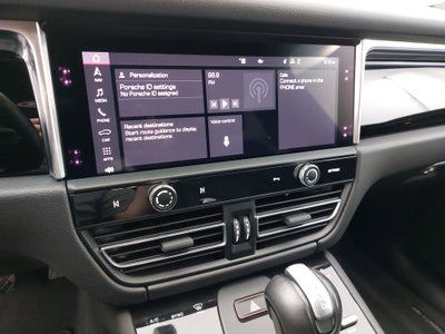 2023 Porsche Macan T