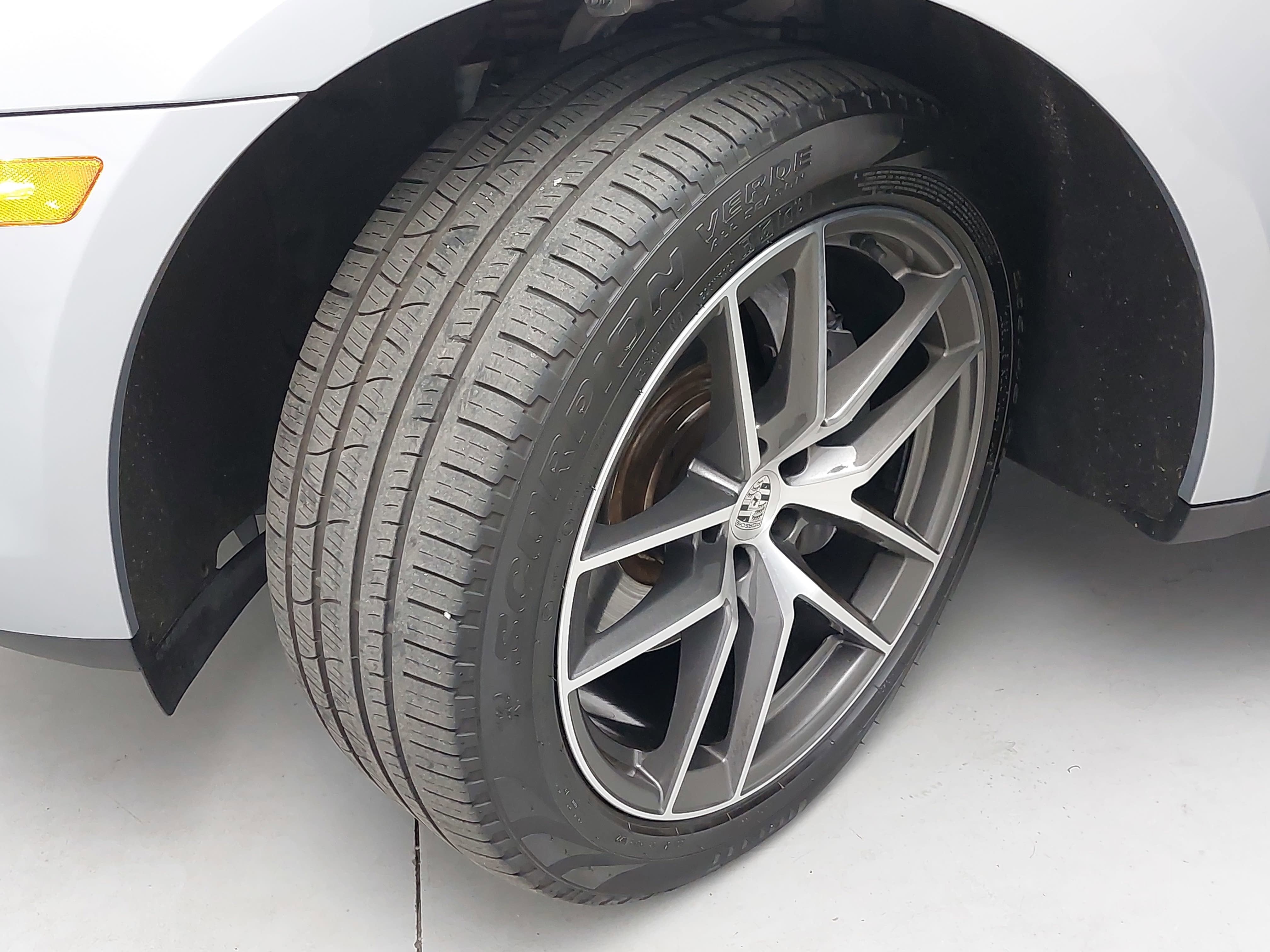 2023 Porsche Macan T