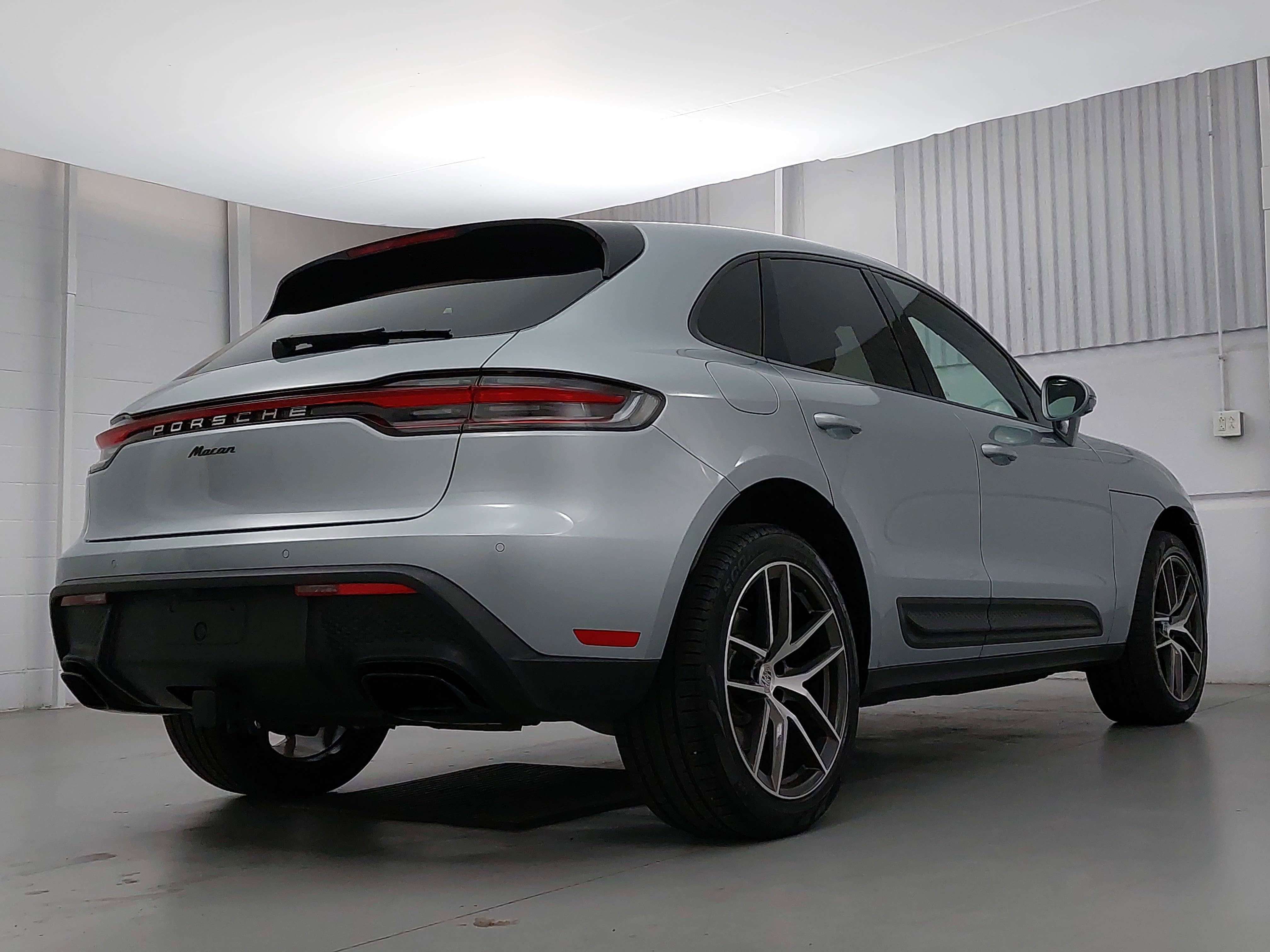 2023 Porsche Macan T