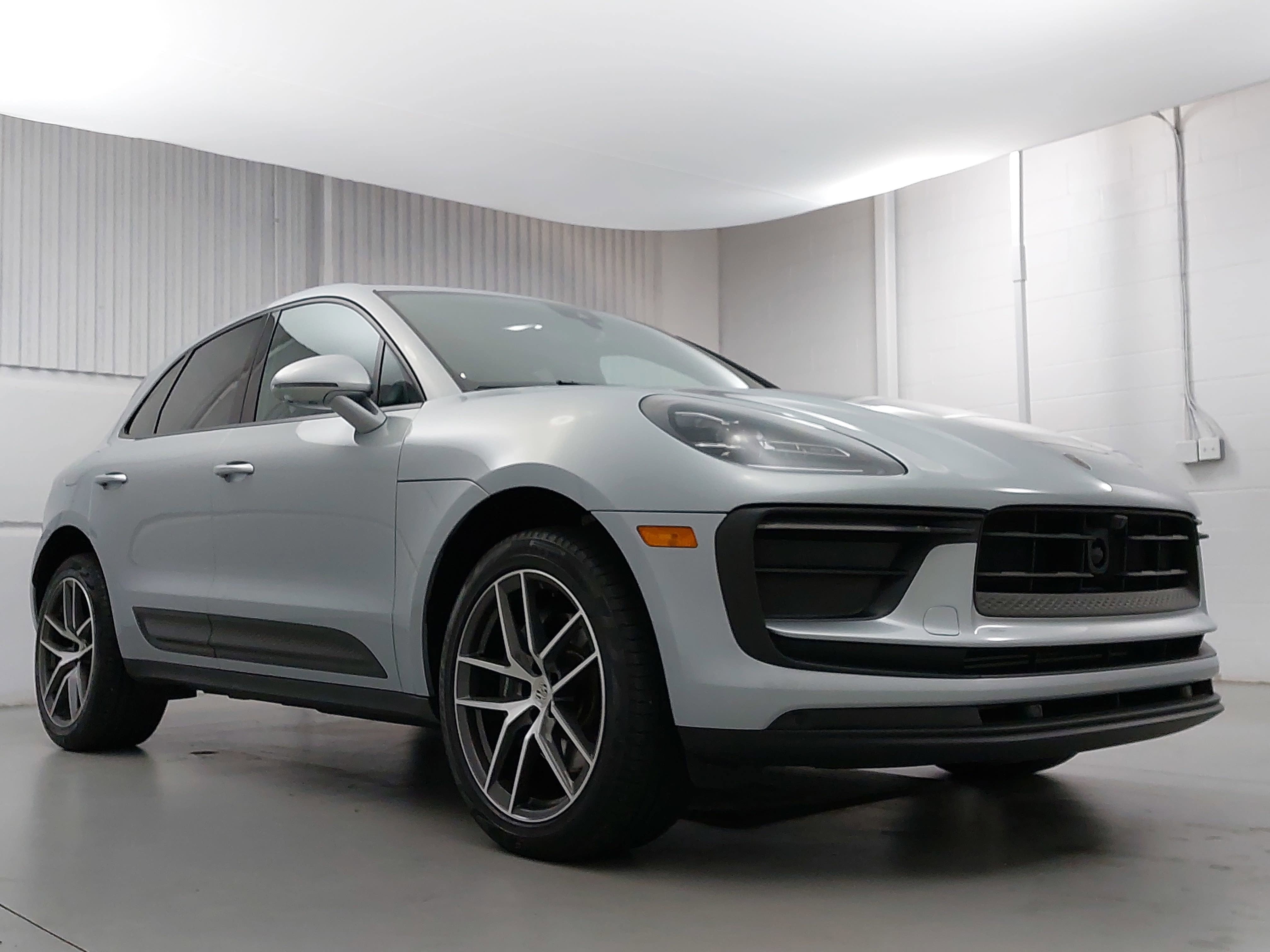 2023 Porsche Macan T