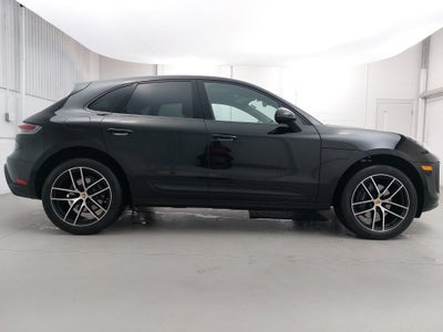 2024 Porsche Macan Base