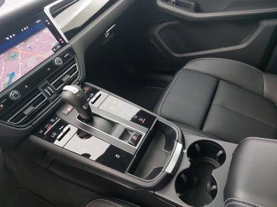 2024 Porsche Macan Base