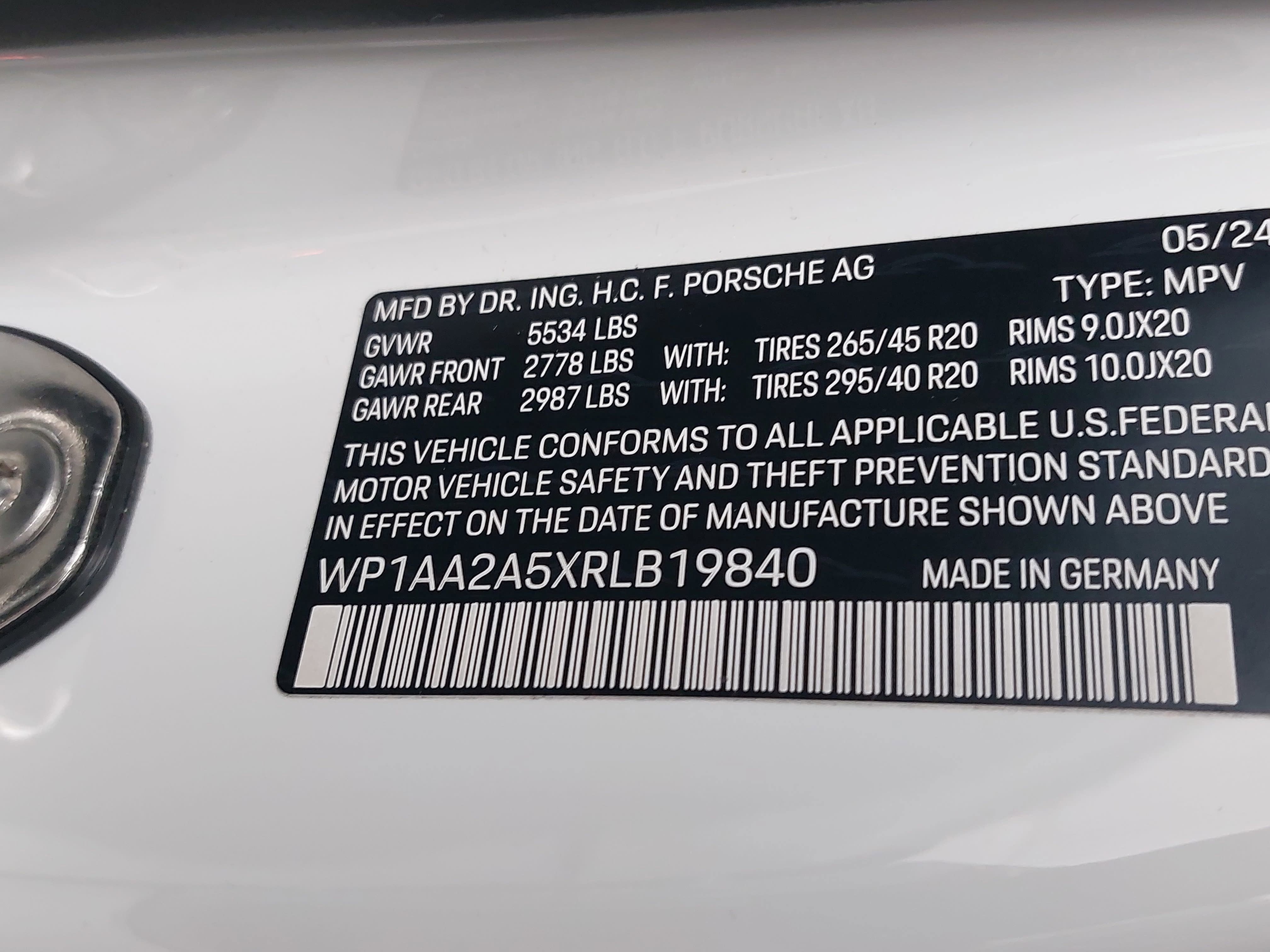 2024 Porsche Macan Base