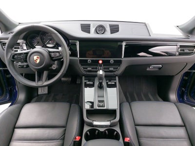 2025 Porsche Macan T
