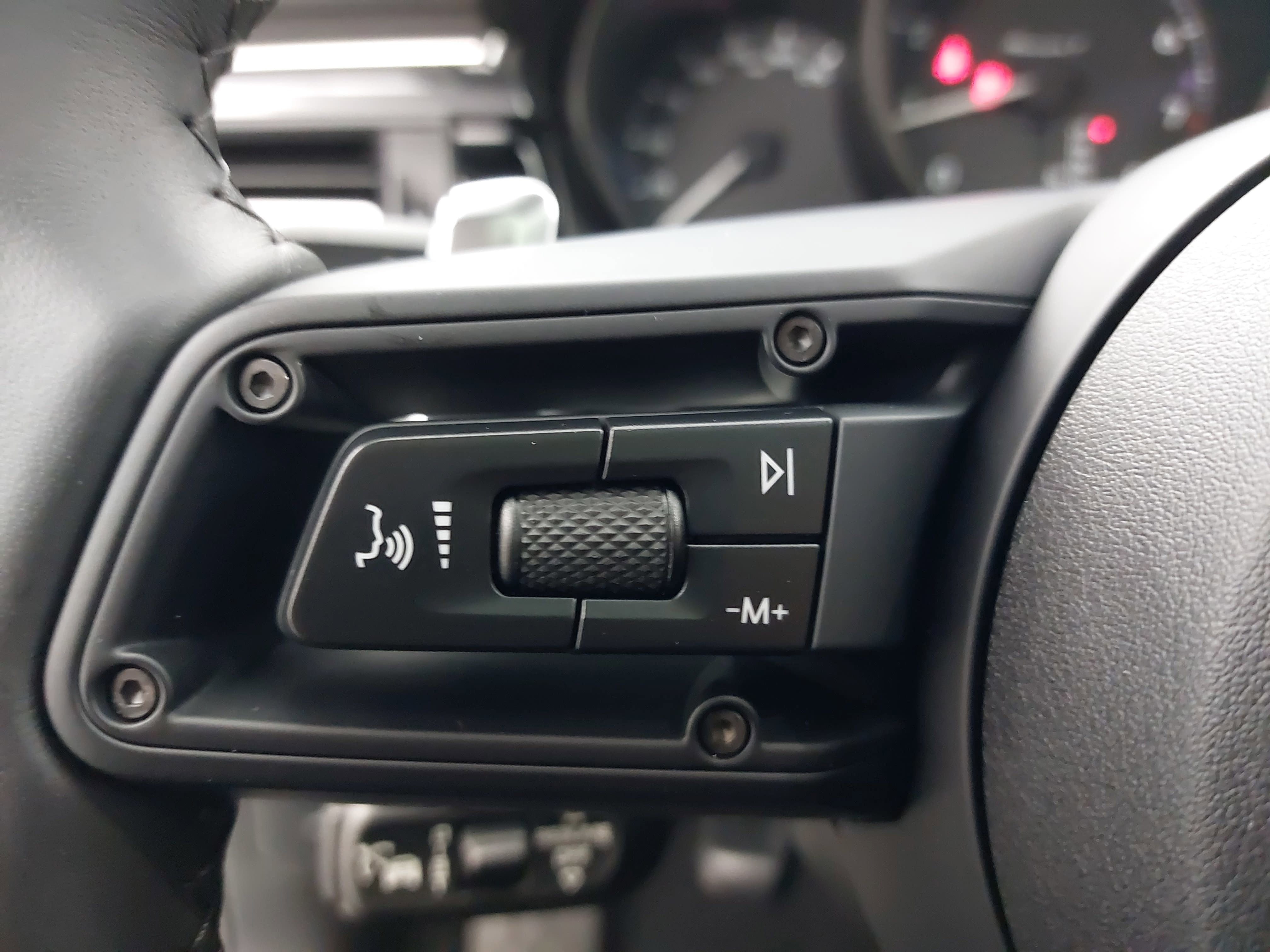 2025 Porsche Macan T