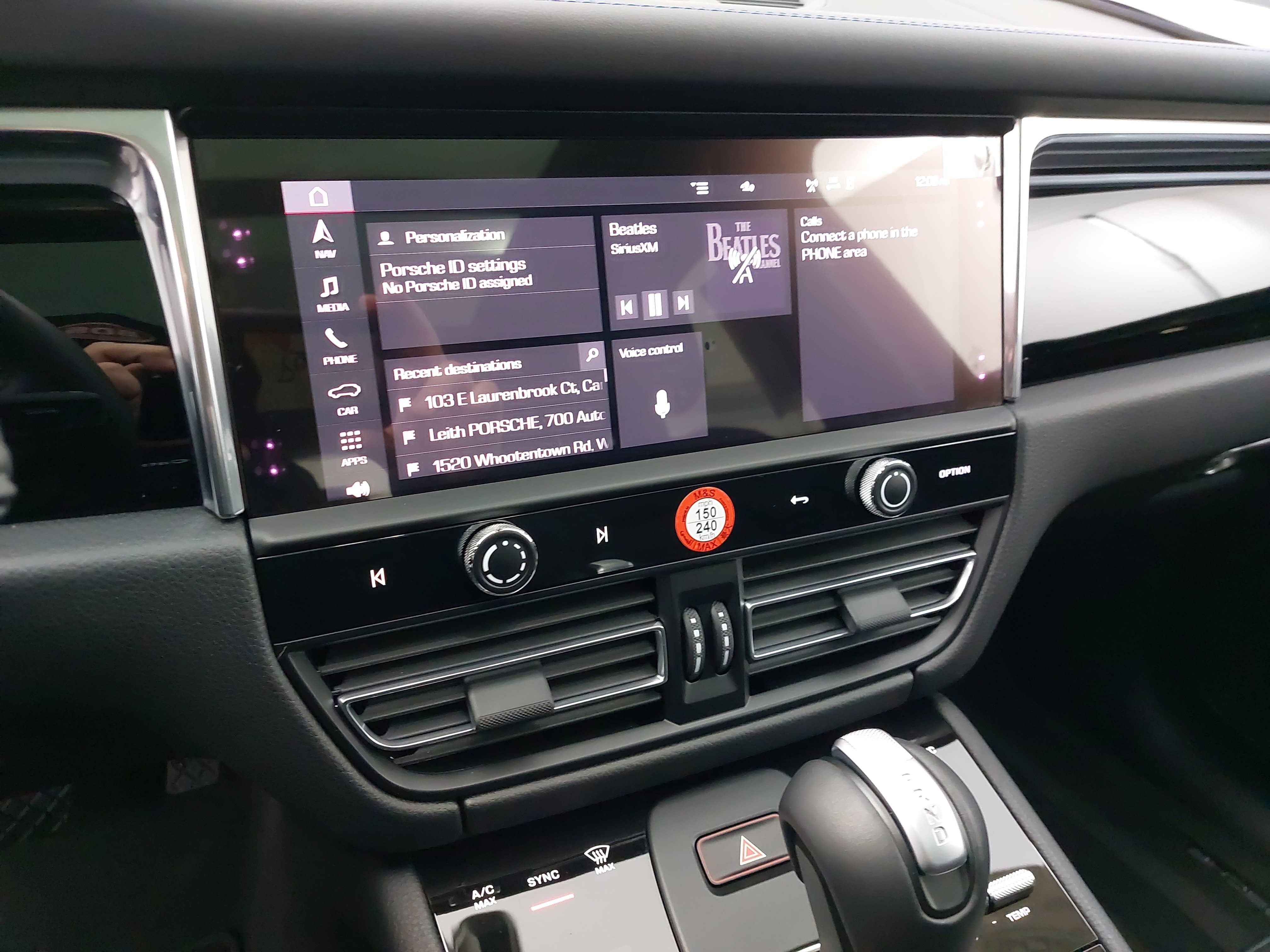 2025 Porsche Macan T