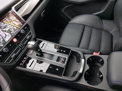 2025 Porsche Macan T