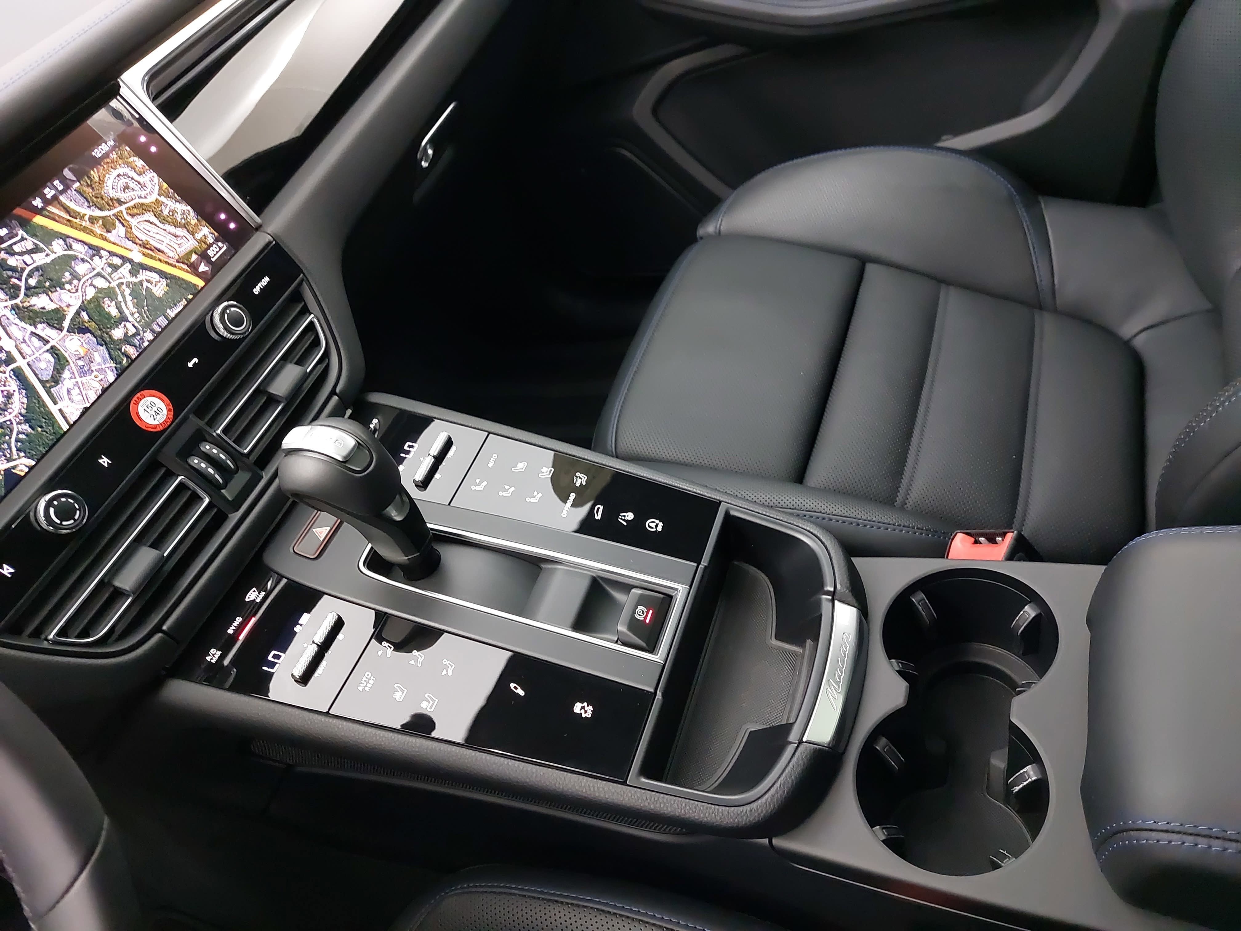 2025 Porsche Macan T