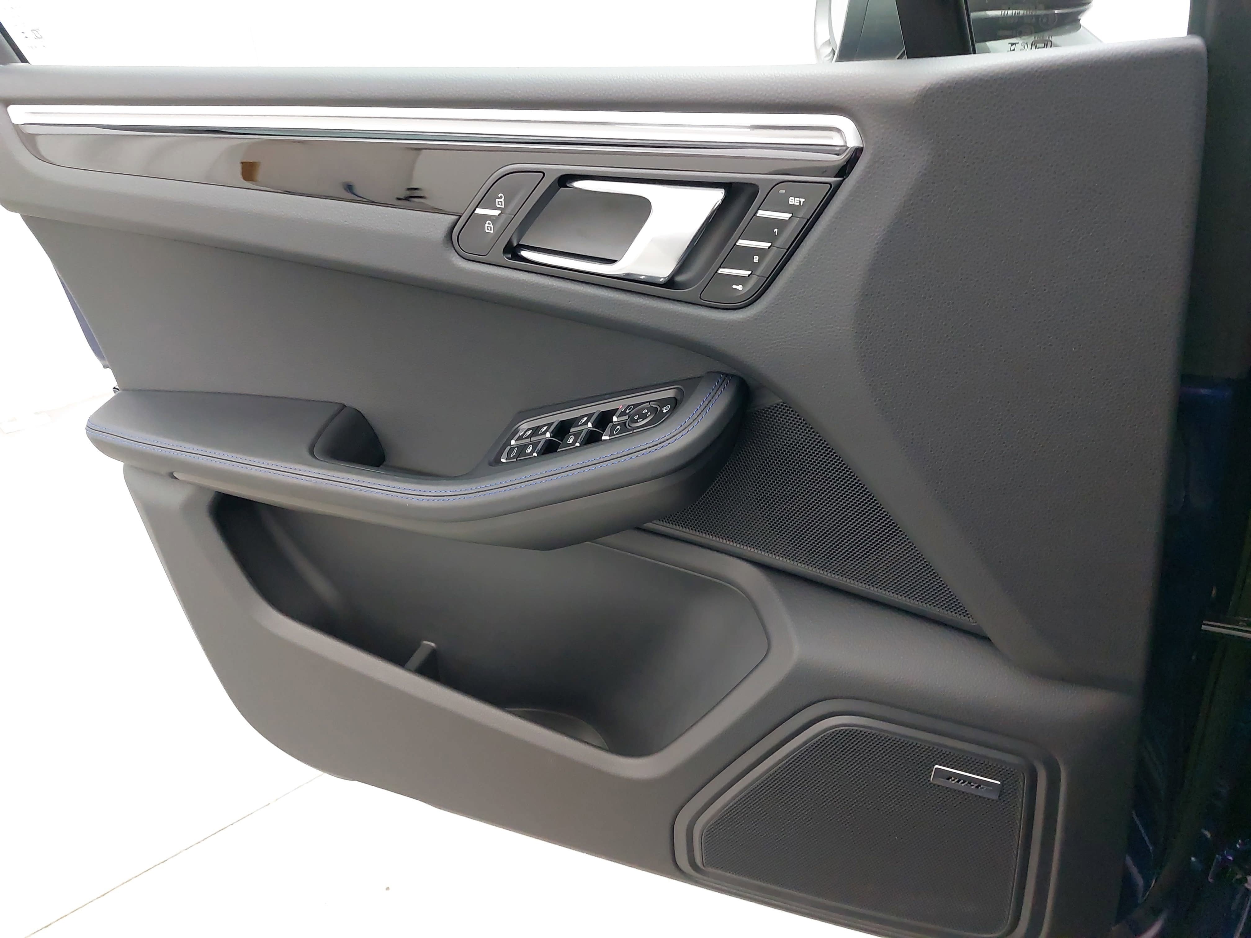 2025 Porsche Macan T