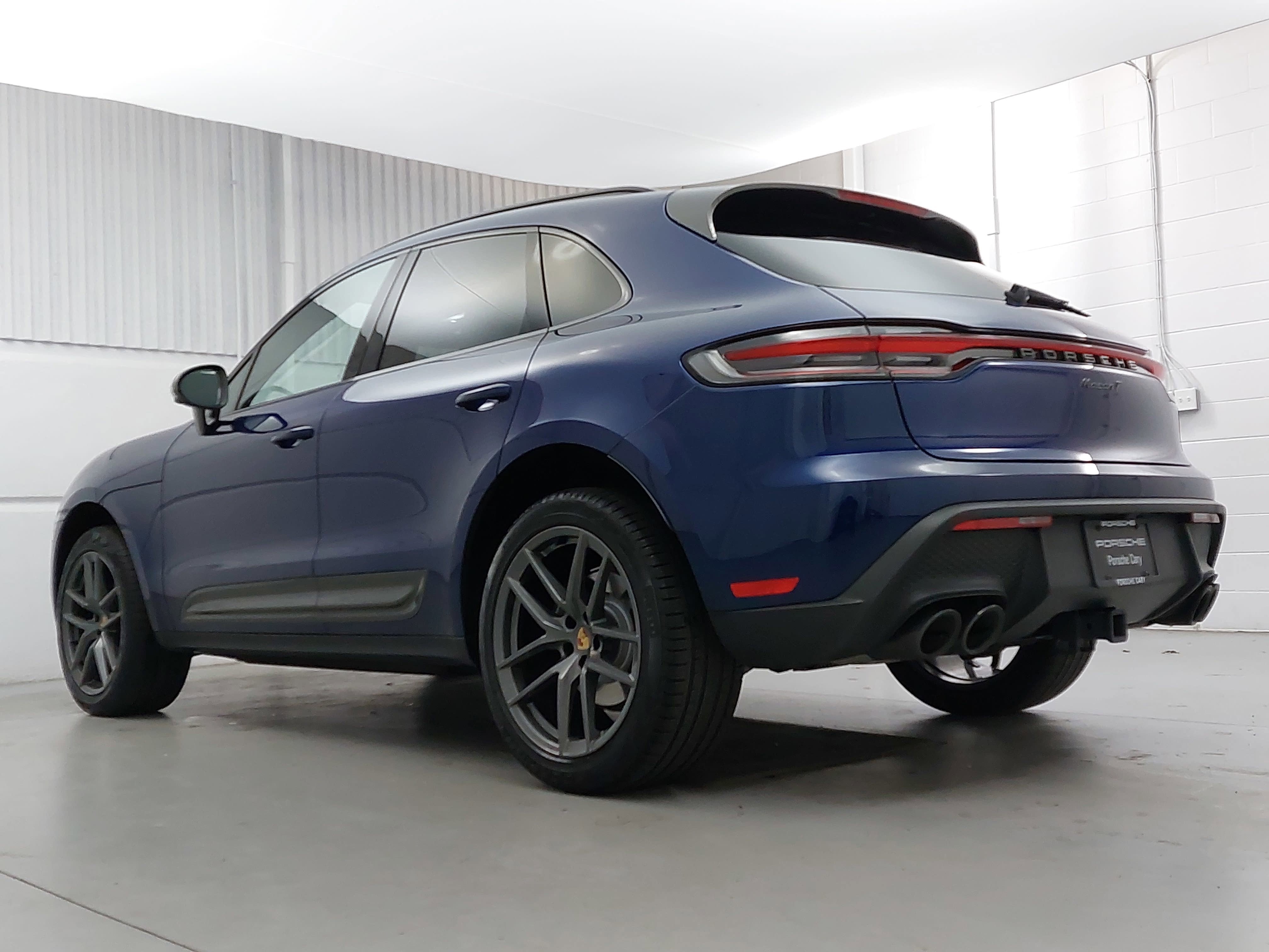 2025 Porsche Macan T