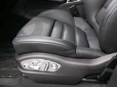 2025 Porsche Macan T