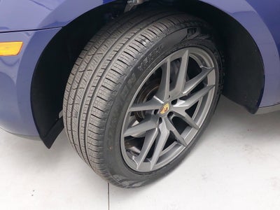 2025 Porsche Macan T