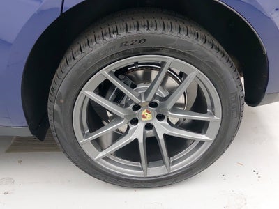 2025 Porsche Macan T