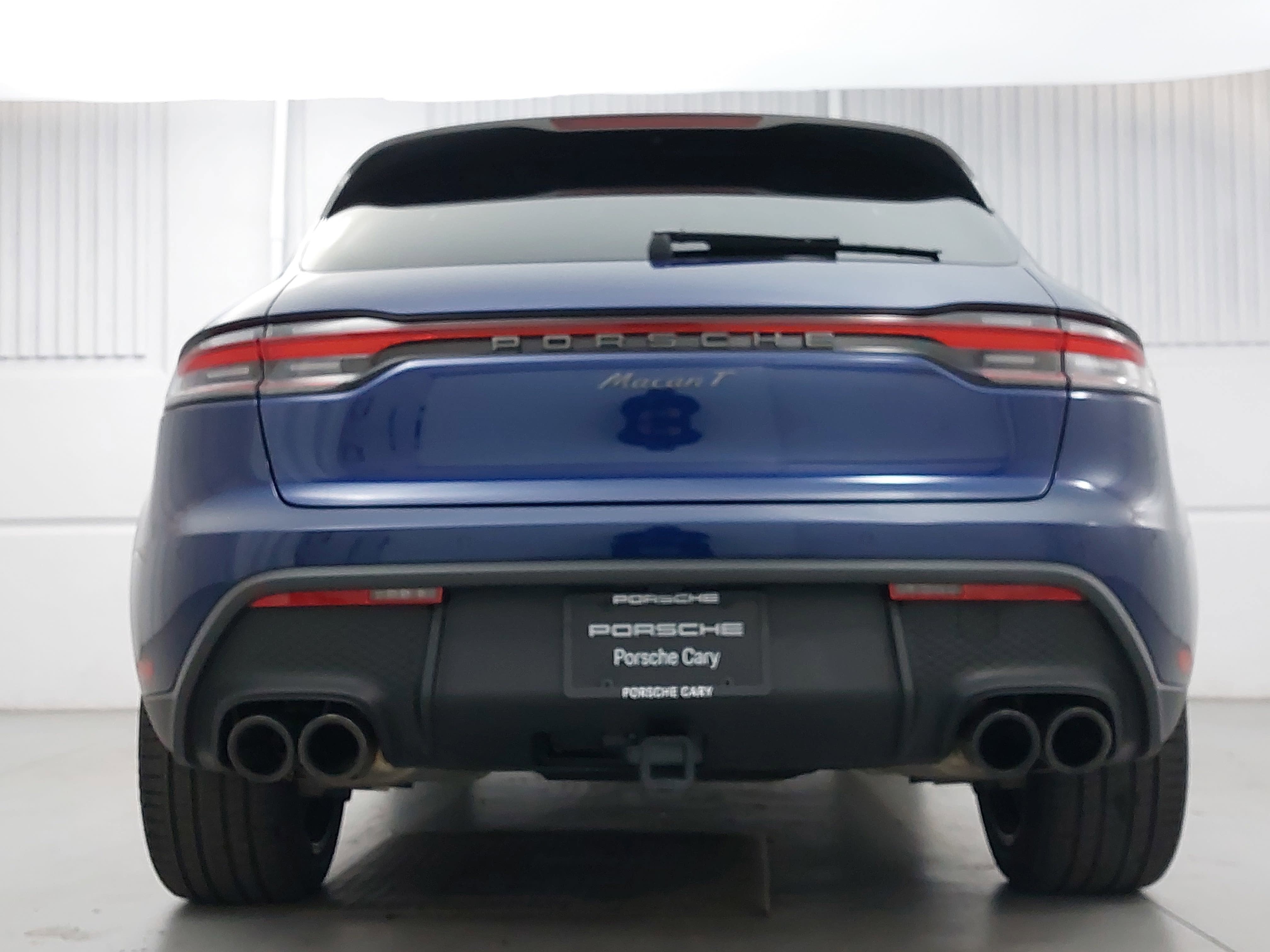 2025 Porsche Macan T