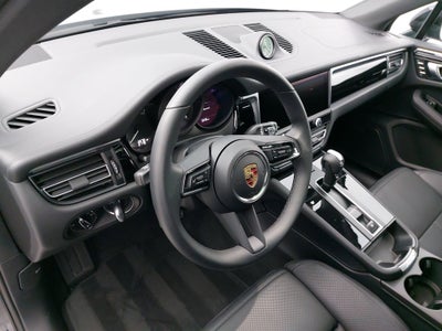 2025 Porsche Macan Base