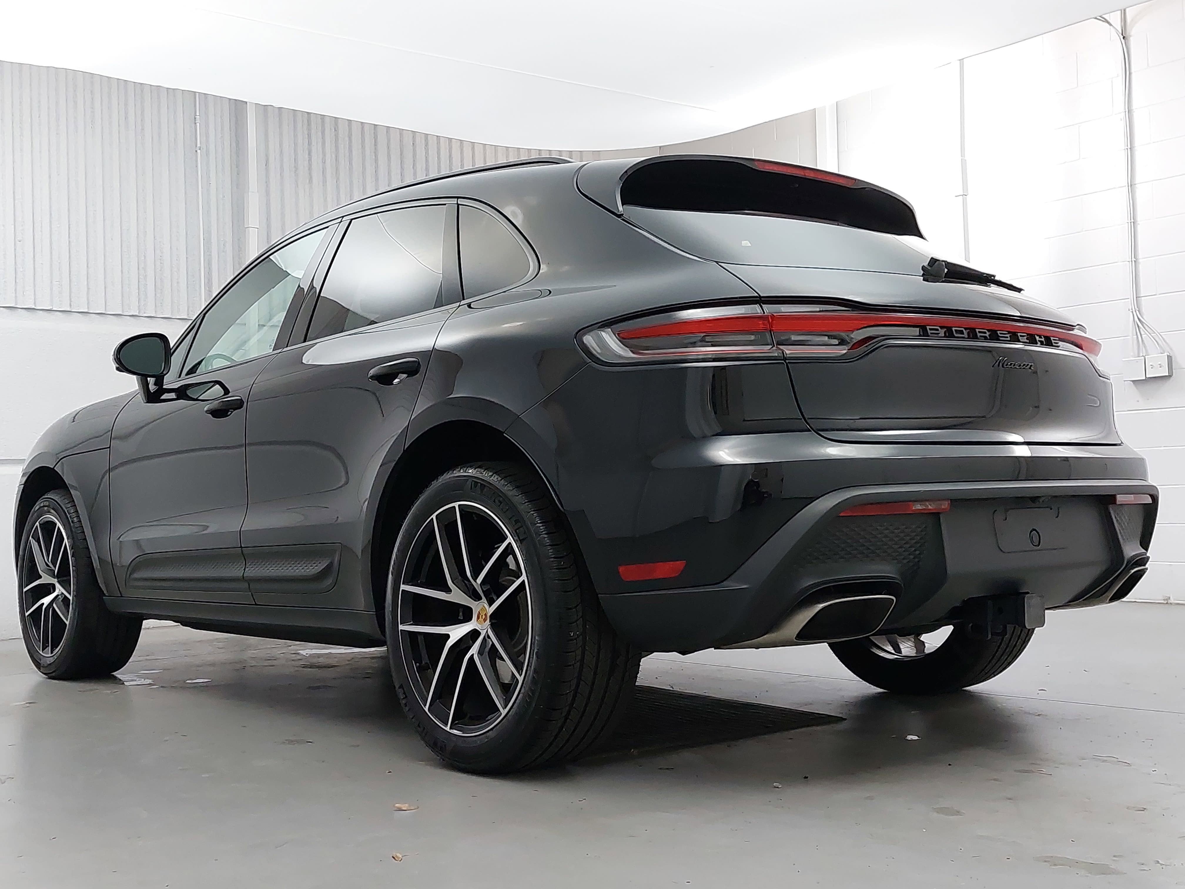 2025 Porsche Macan Base