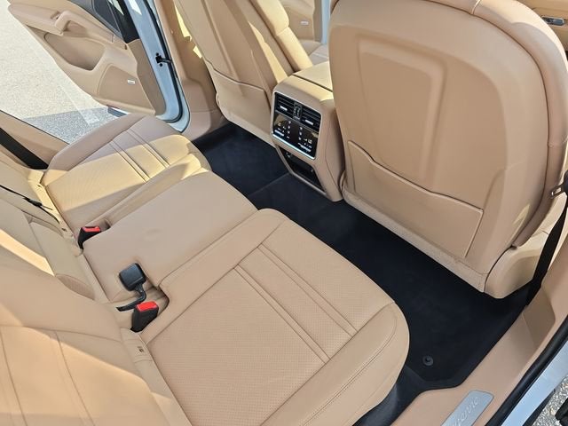 2022 Porsche Cayenne Base