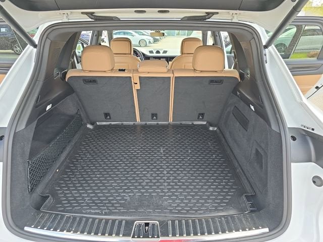 2022 Porsche Cayenne Base