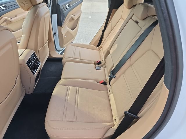 2022 Porsche Cayenne Base