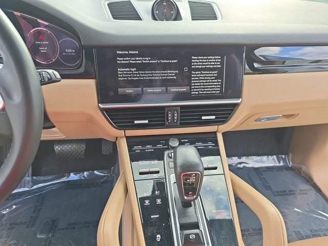 2022 Porsche Cayenne Base