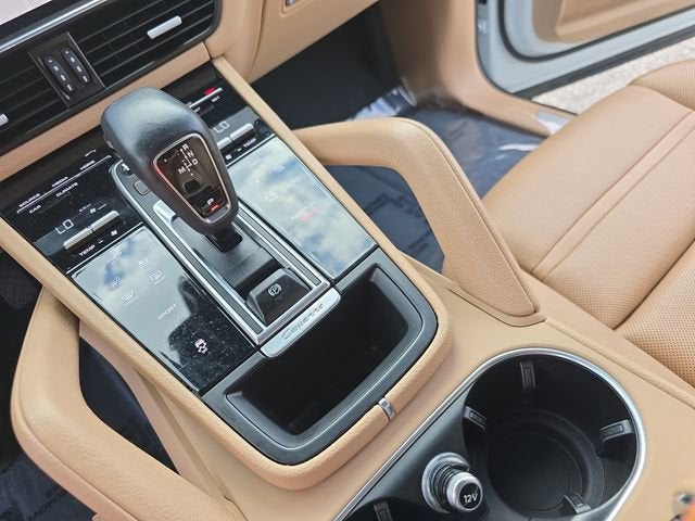 2022 Porsche Cayenne Base