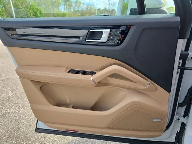 2022 Porsche Cayenne Base
