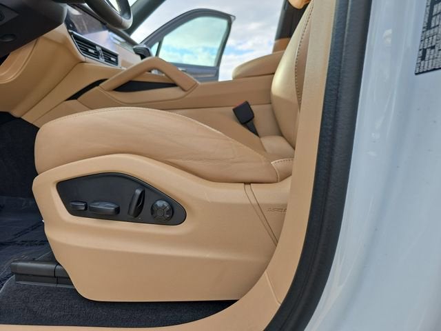 2022 Porsche Cayenne Base
