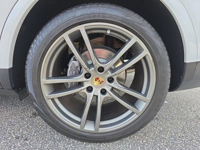 2022 Porsche Cayenne Base