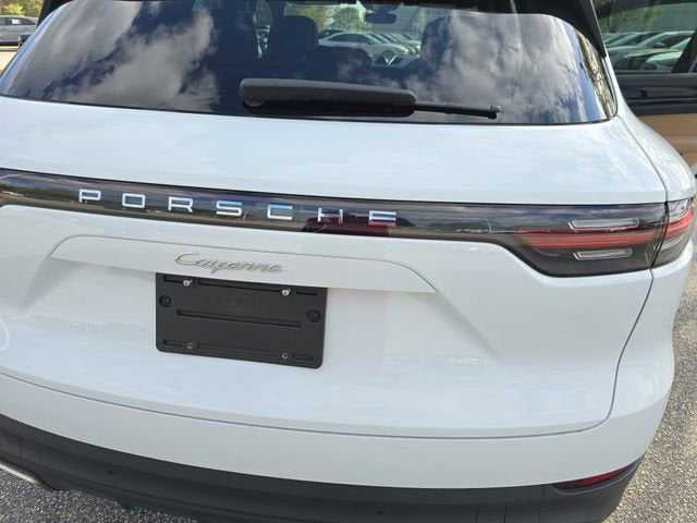 2022 Porsche Cayenne Base