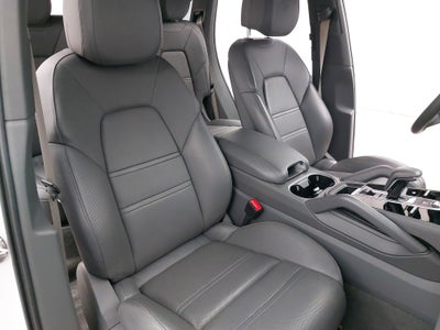 2023 Porsche Cayenne Platinum Edition