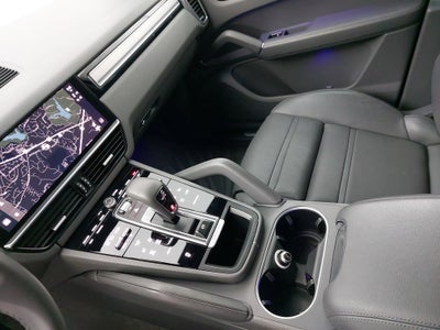 2023 Porsche Cayenne Platinum Edition