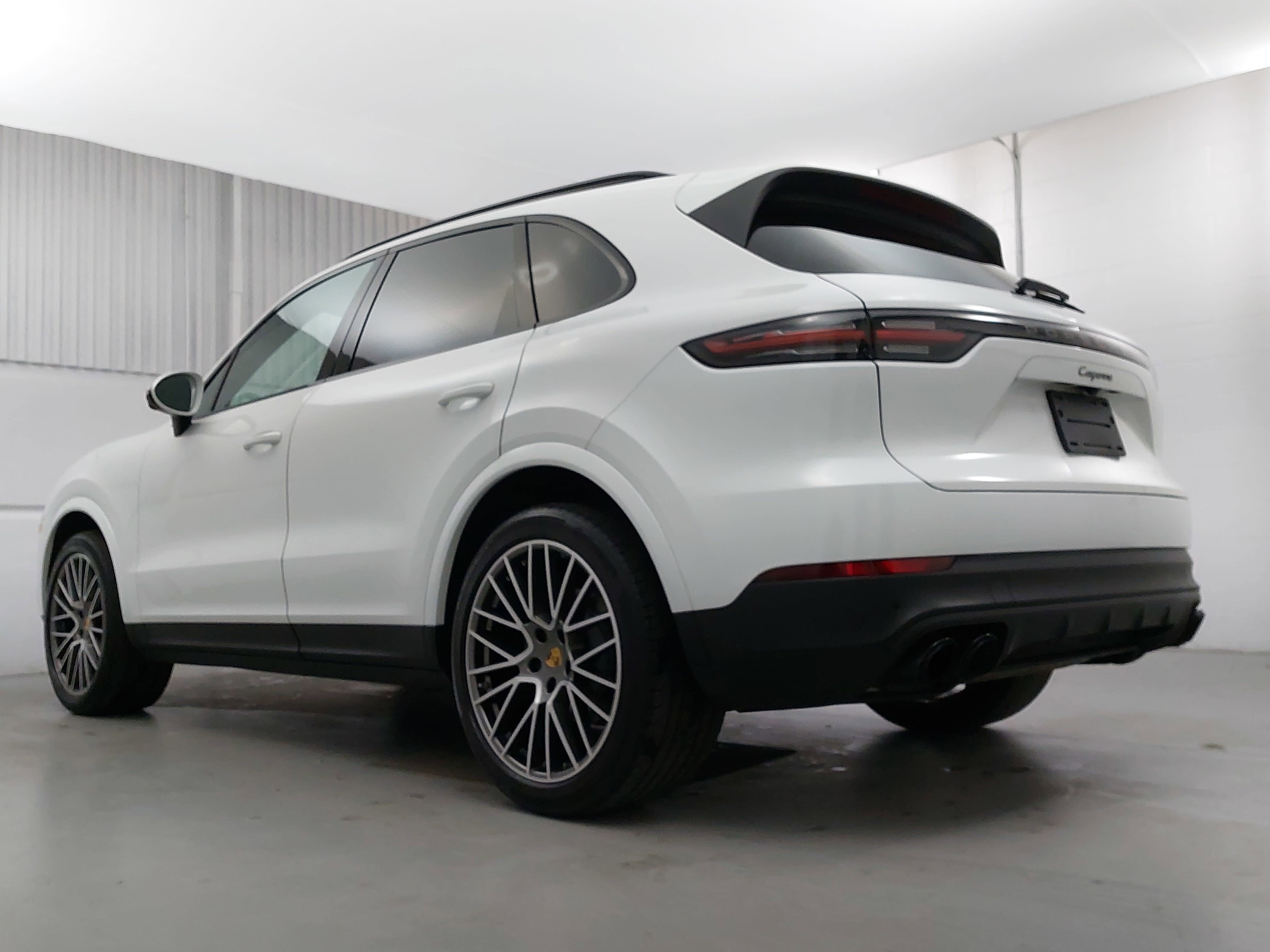 2023 Porsche Cayenne Platinum Edition