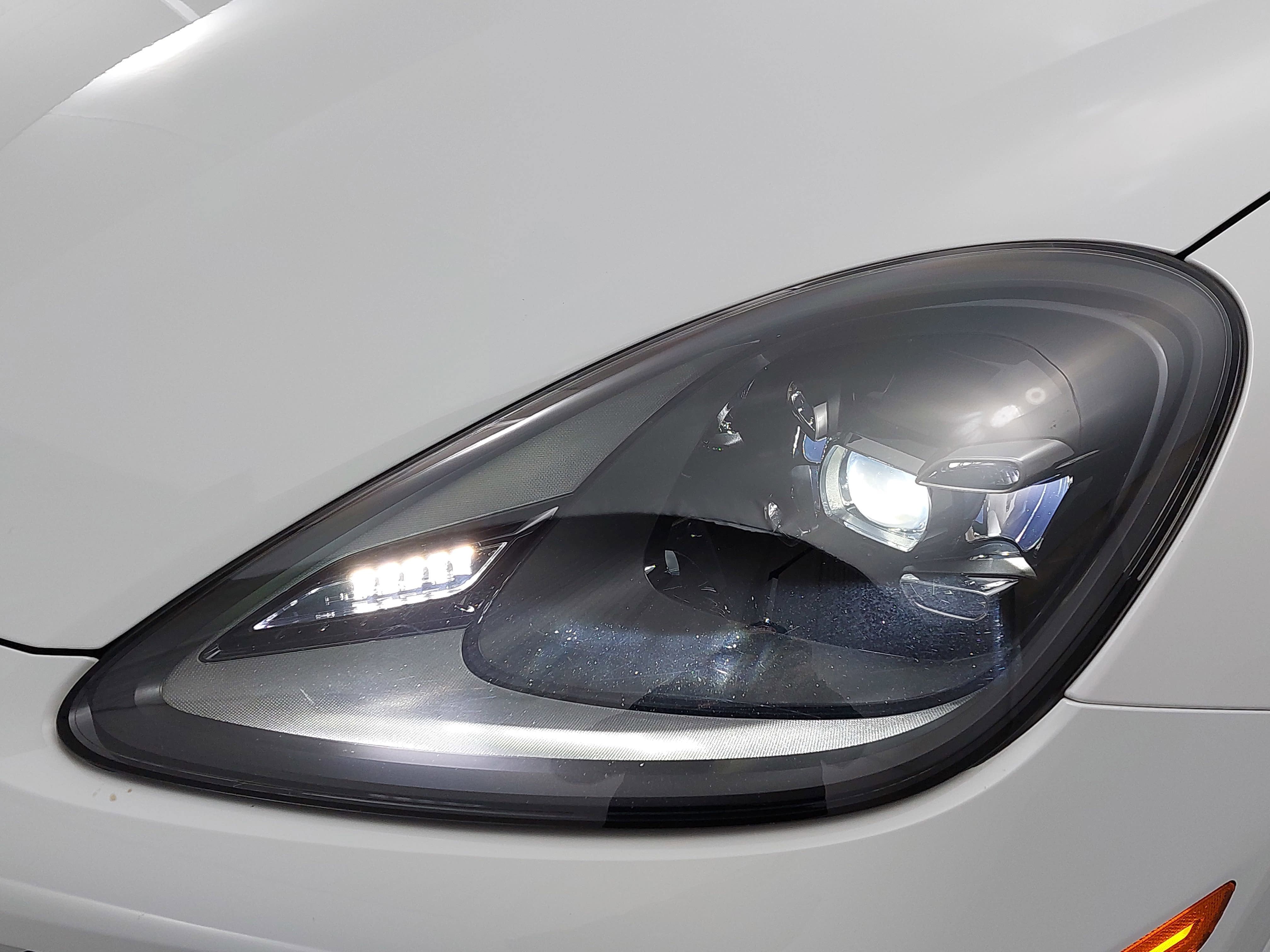 2023 Porsche Cayenne Platinum Edition