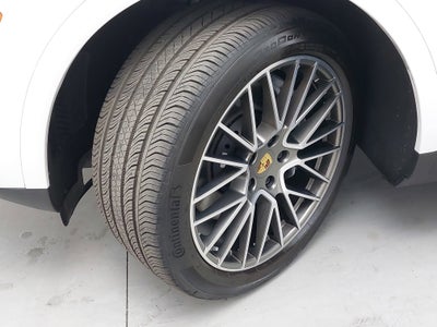 2023 Porsche Cayenne Platinum Edition