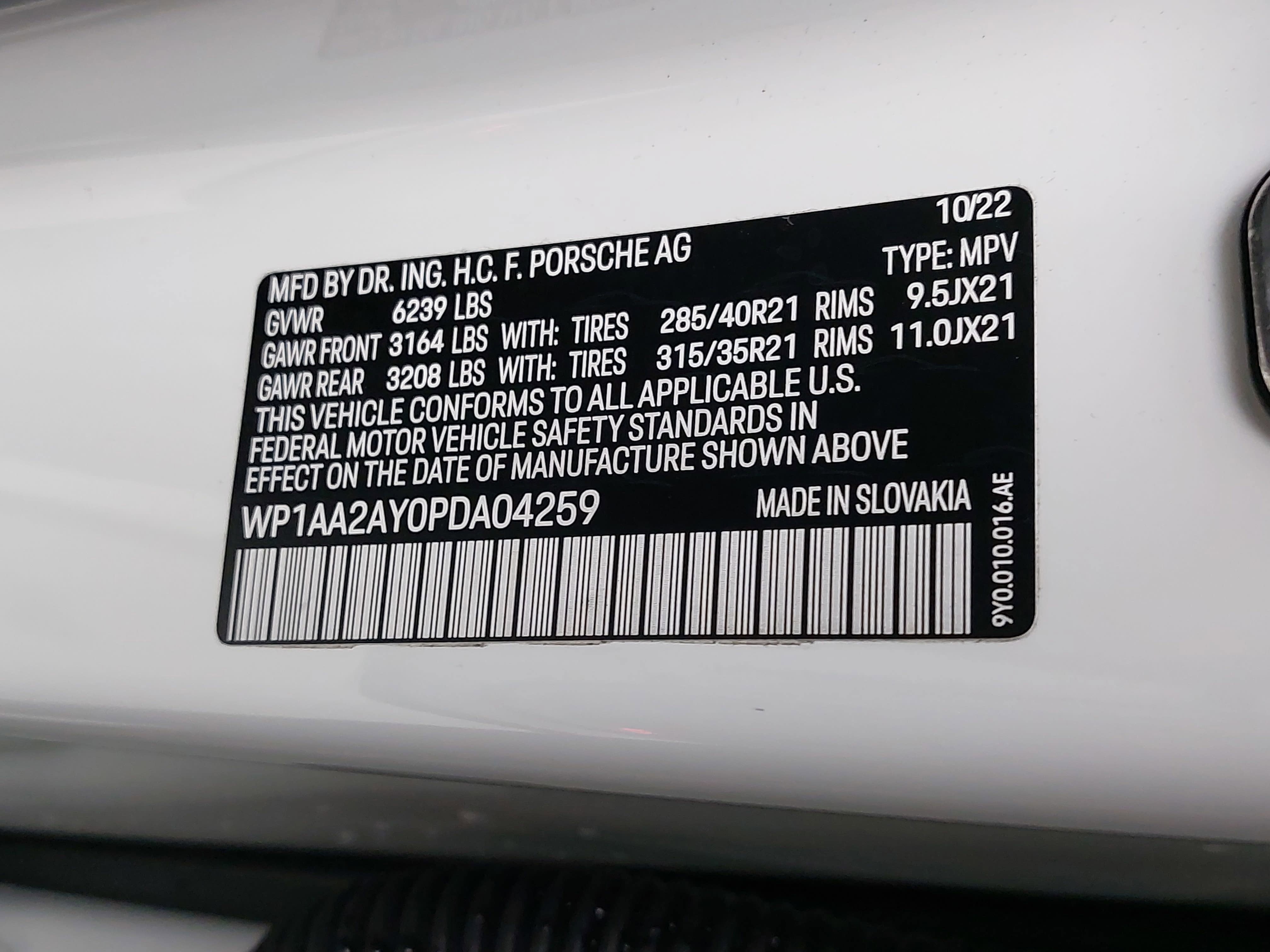 2023 Porsche Cayenne Platinum Edition